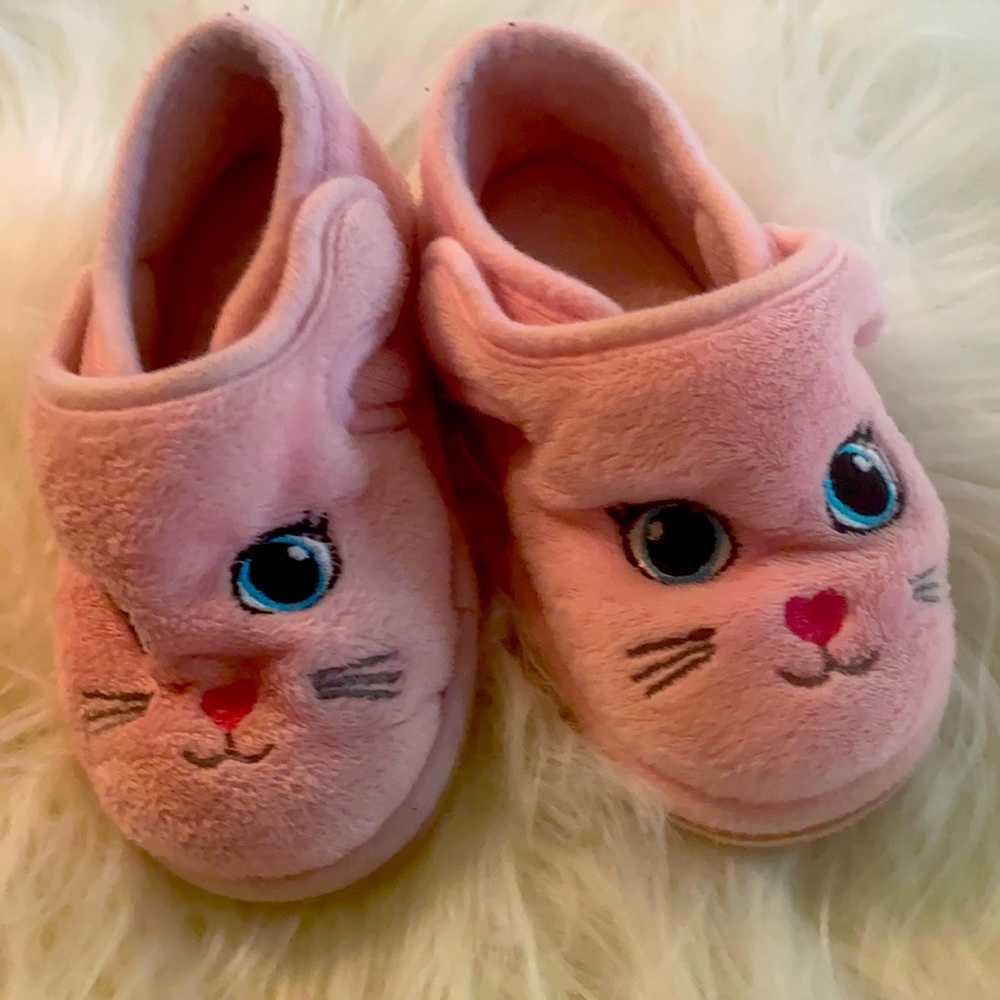 Girls size 7/8 house shoes